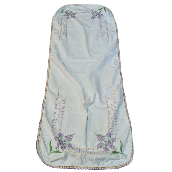 Vtg Hand Embroidered Flowers Crochet Edge Dresser Scarf Table Runner 15x40" - Picture 1 of 7